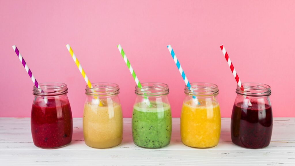 10 Smoothies cargados de nutrientes para empezar el día con energía